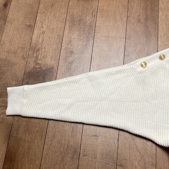 Elie Tahari Mock Neck Sweater Ivory dolman sleeves gold buttons on shoulders L - Picture 8 of 16